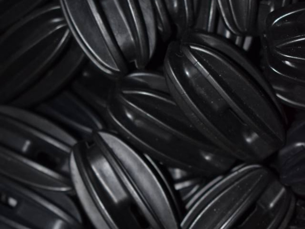 Strainers Insulators for electric fence