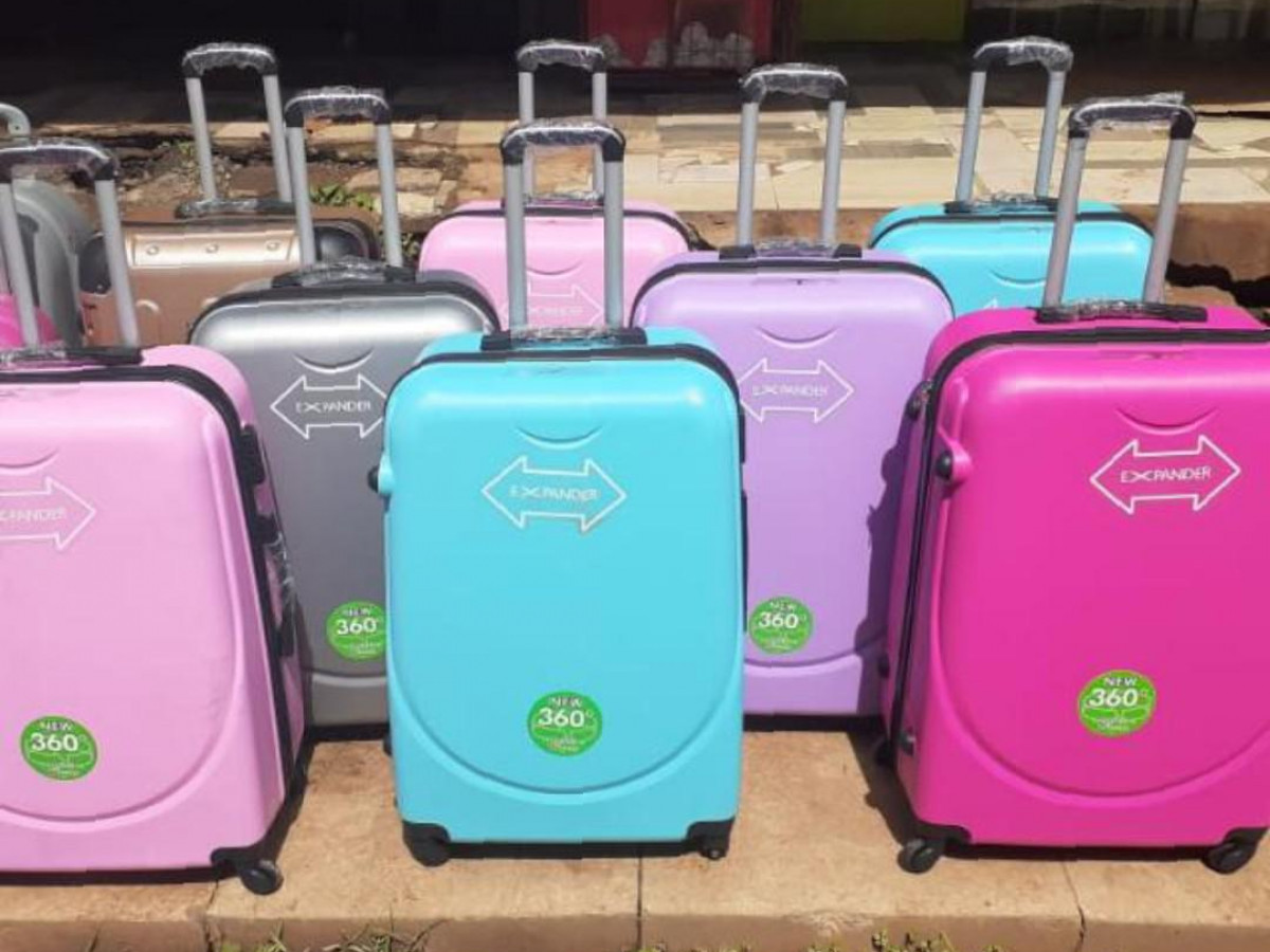 Classic 360 Degree Design Suitcase, Expander Classic 360 Degree Design Suitcase, Expander