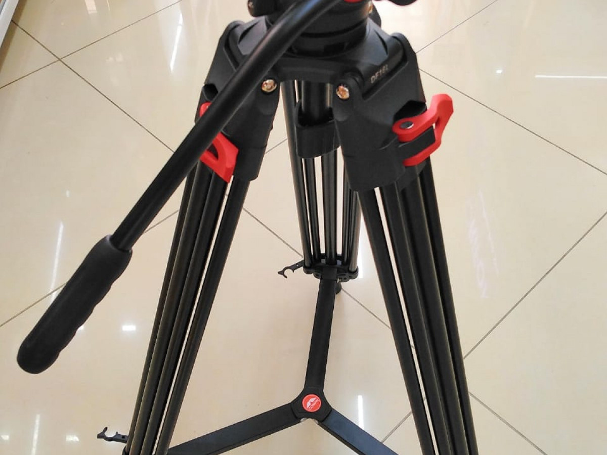 Heavy Duty Fluid Head Coman Camera Tripod Heavy Duty Fluid Head Coman Camera Tripod