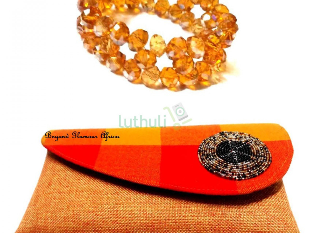 Brown Maasai Clutch With bracelet Brown Maasai Clutch With bracelet