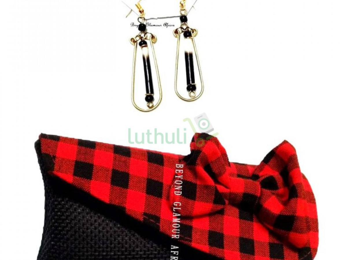 Womens maasai clutch with earrings Womens maasai clutch with earrings