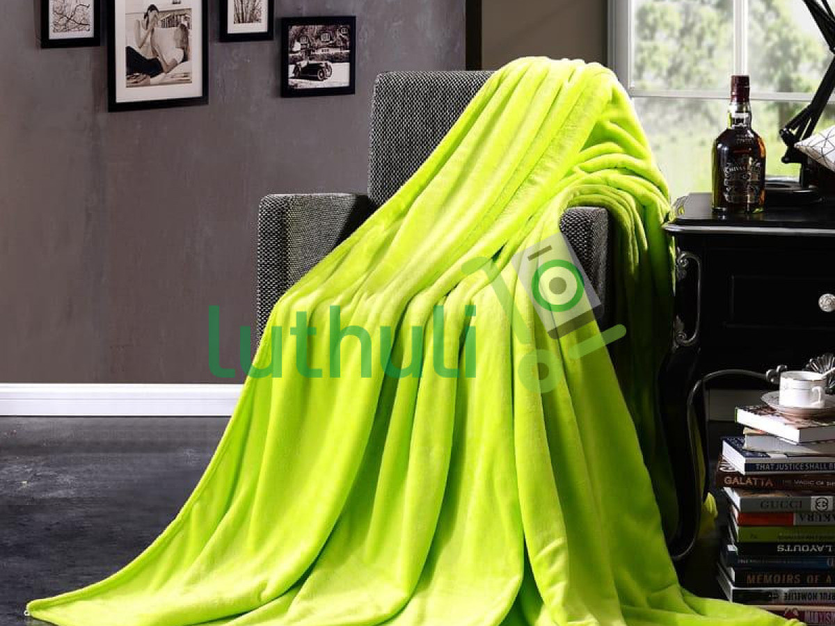 Super Soft Fleece Plush Lightweight Blanket Super Soft Fleece Plush Lightweight Blanket