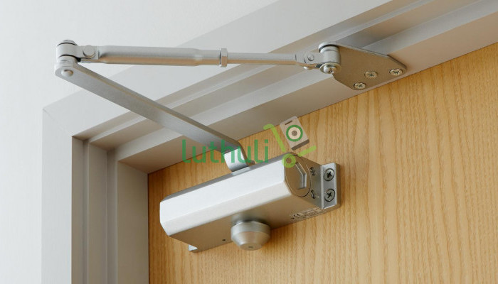 Briton Silver Fire Door Suitable Door Closer.