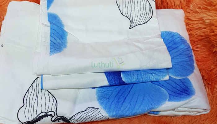 Bed sheets and 2 Pillowcases